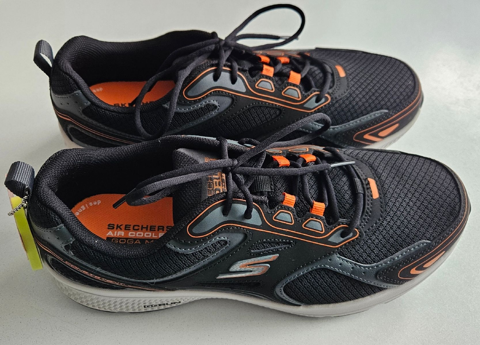 Skechers Scarpe da uomo: Skechers Go Run Gr. 43 – Nuovo (secondo la descrizione) da St. Gallen venduto da Patrizia0711