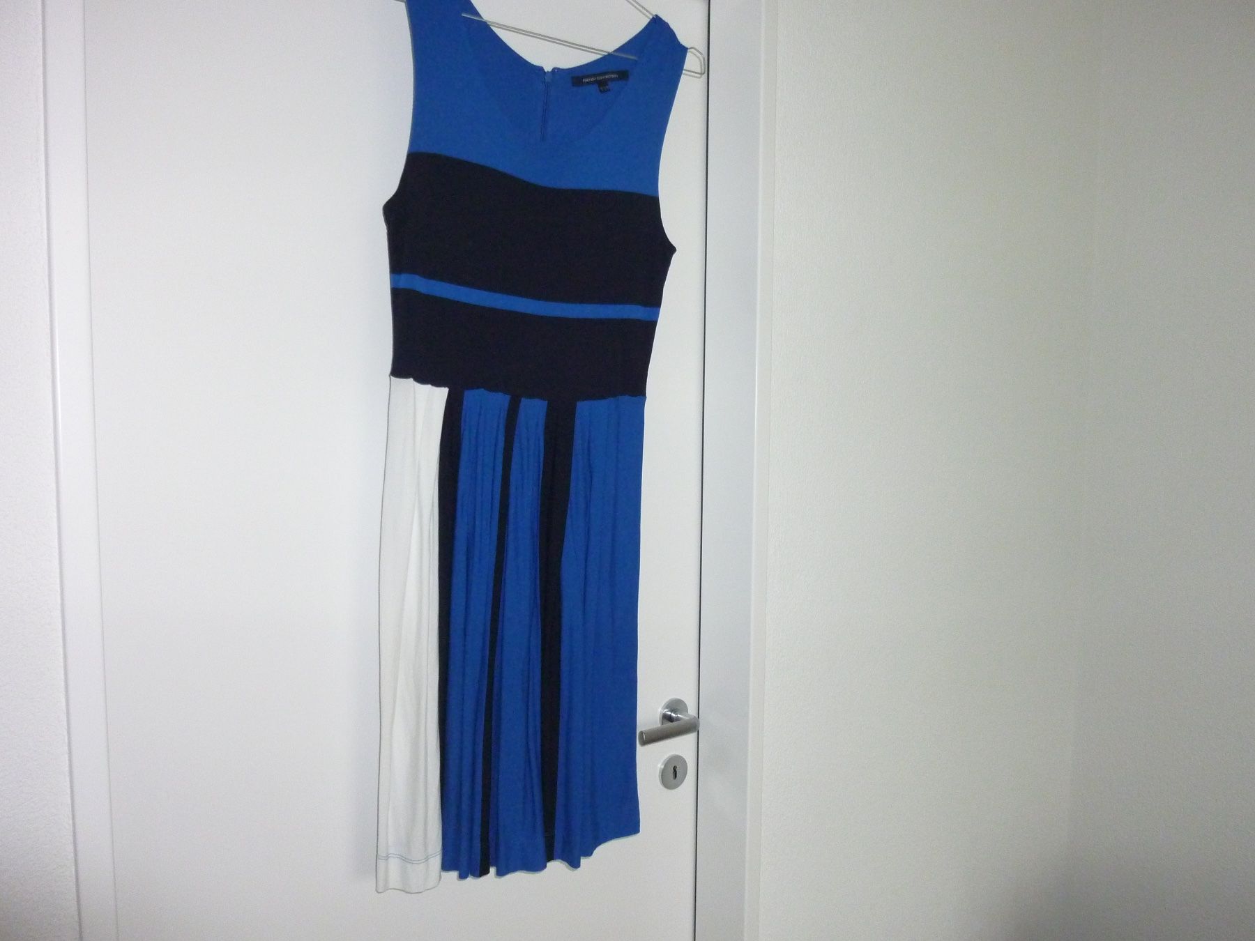 French Connection Kleider: French Connection dress, Size EU 38, Excellent condition – Gebraucht aus Zürich von ewat