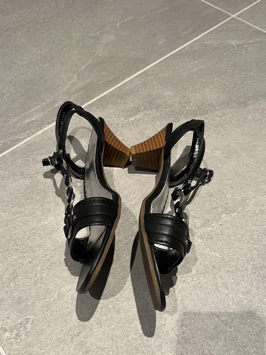 Scarpe da donna: Schuhe – Usato da Fraubrunnen venduto da amm_7kp6 1
