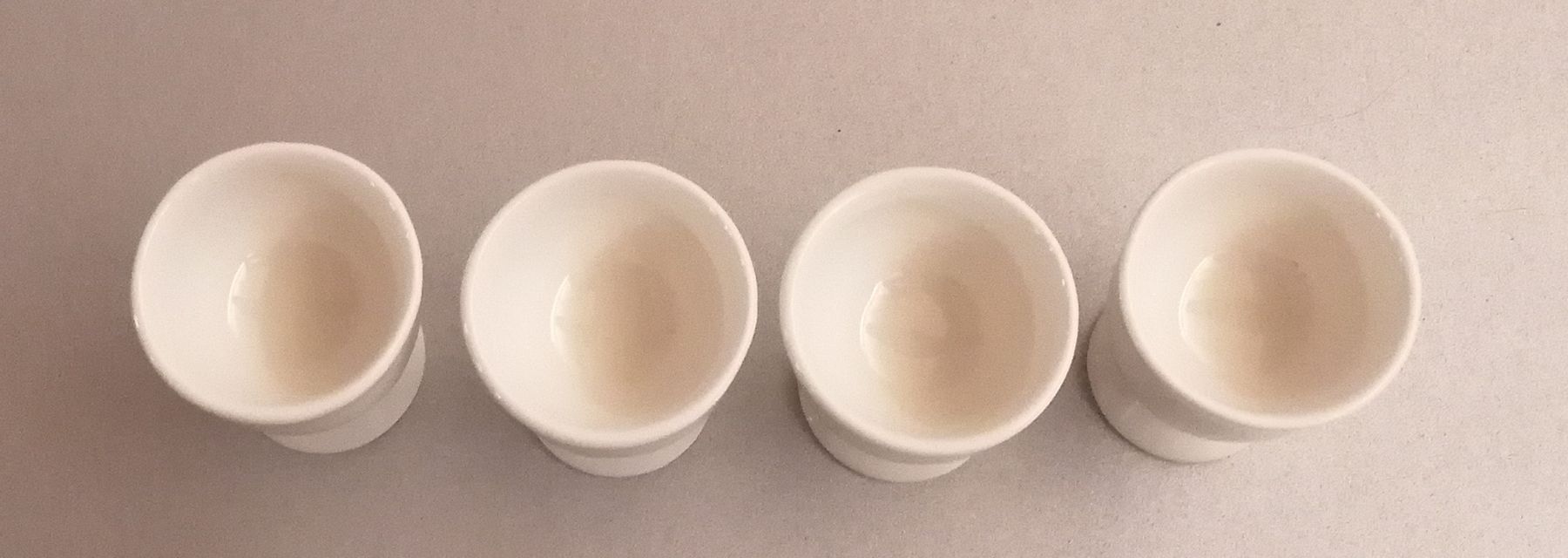 Sonstiges Geschirr: 4er Set Eierbecher weiss – Gebraucht aus Schwarzenegg von musi09 1