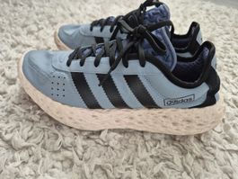 Adidas, bleu/noir, taille 38 2/3 bon état