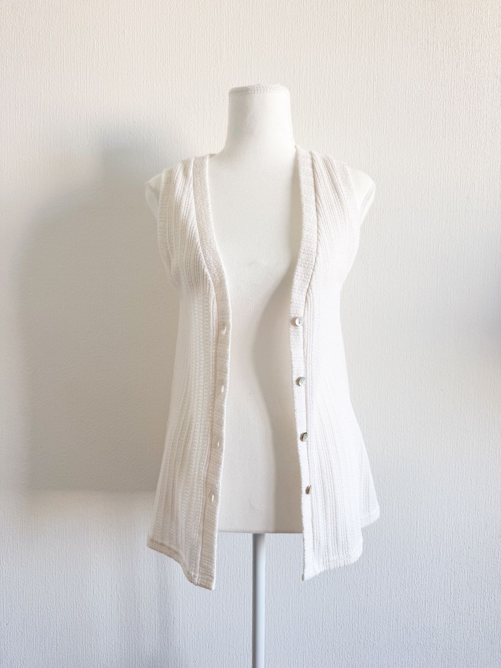 Gilets & Westen: Gilet en maille crème – Gebraucht aus Lausanne von Greenbyaudrey 3