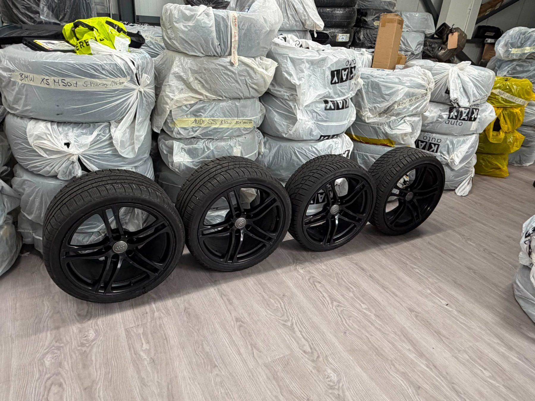 Audi Pneus & Roues: Audi R8 Winterräder – D'occasion à Regensdorf par NEYGroupGmbH 1