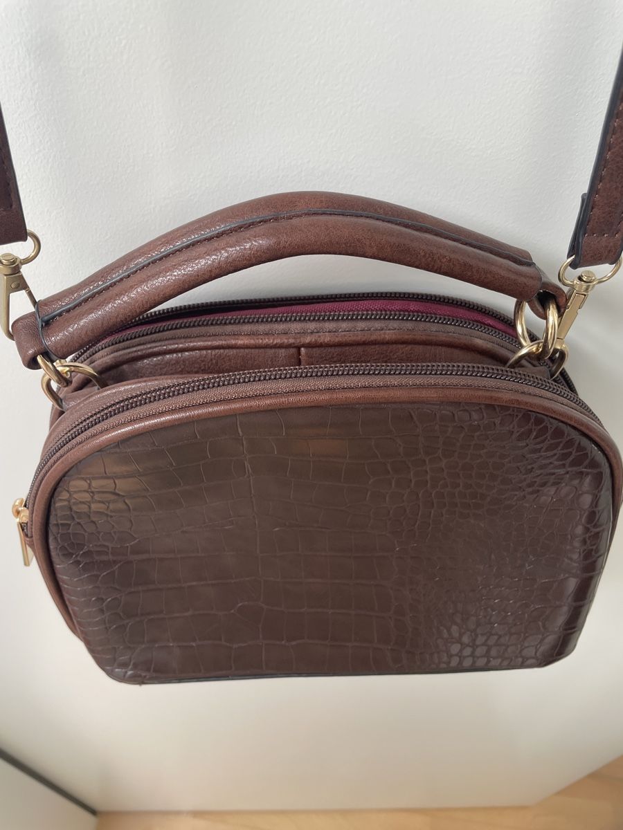 Taschen für Damen: Handtasche mit Kroko-Optik, Umhängetasche – Gebraucht aus Mauren von acht33null