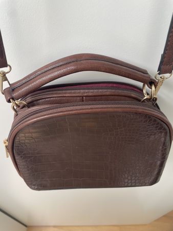 Handtasche mit Kroko-Optik, Umhängetasche