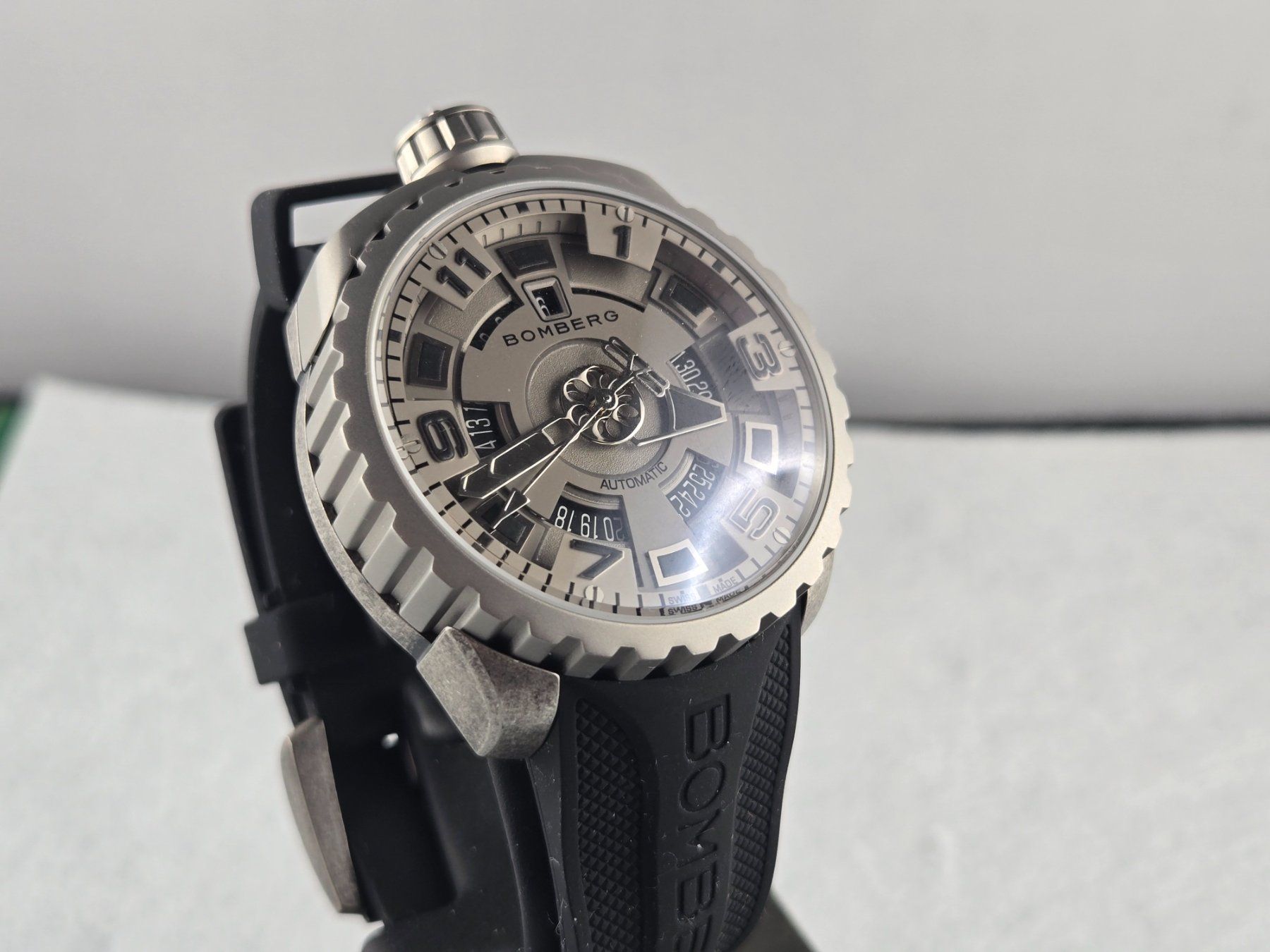 Bomberg Uhren: Bomberg Bolt 68 all Grey – Neu (gemäss Beschreibung) aus Chabrey von Horology 3