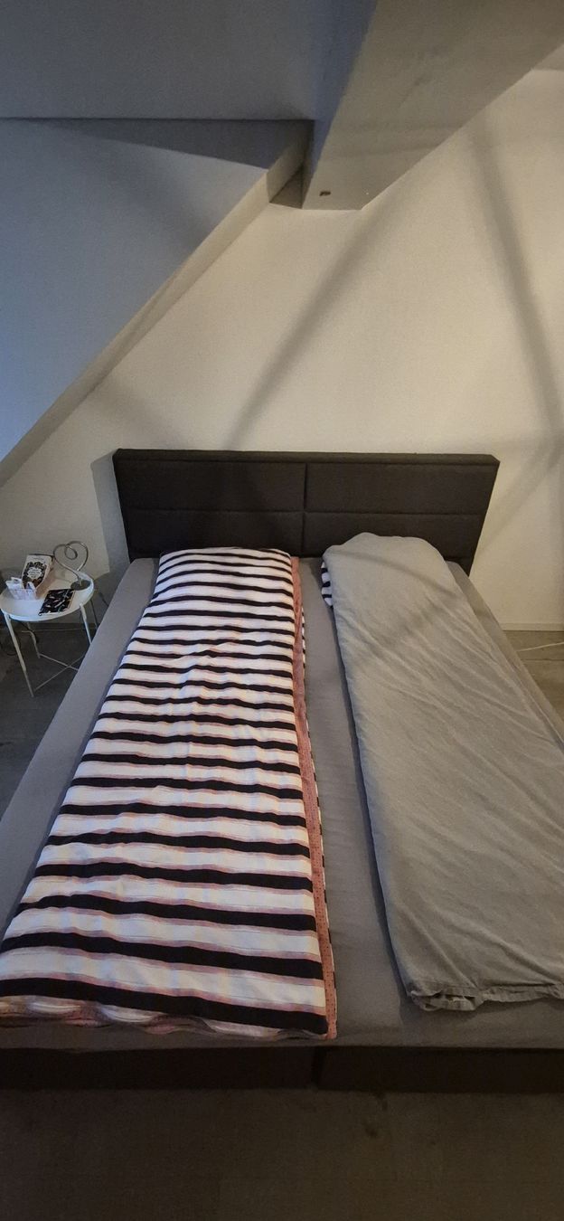 Conforama Letti: Lit boxspring double avec coffre de rangement  – Usato da Les Hauts-Geneveys venduto da bel_z5th
