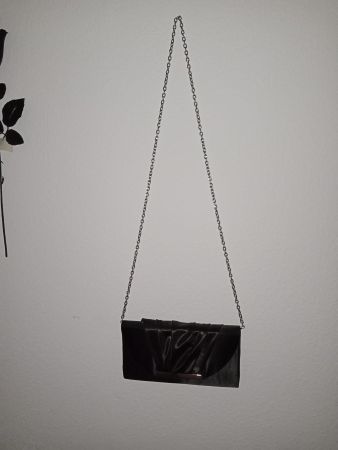 Elegante schwarze Abendtasche mit Kette - Top Zustand!