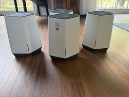 Netgear Orbi Pro AX6000 Router (SXR80) & 3 * Satelliten
