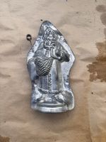 Konvolut: 2 antike Schokoladenformen aus Metall fli