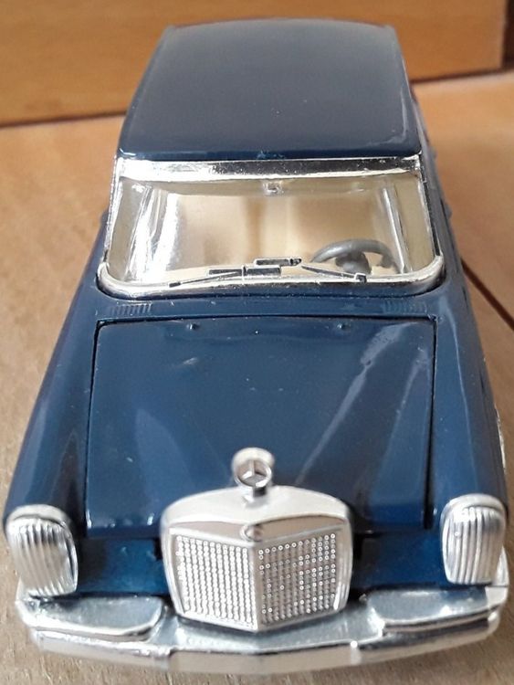 Mercedes-Benz S600 1997 Noir Obsidian metallisé 1/18