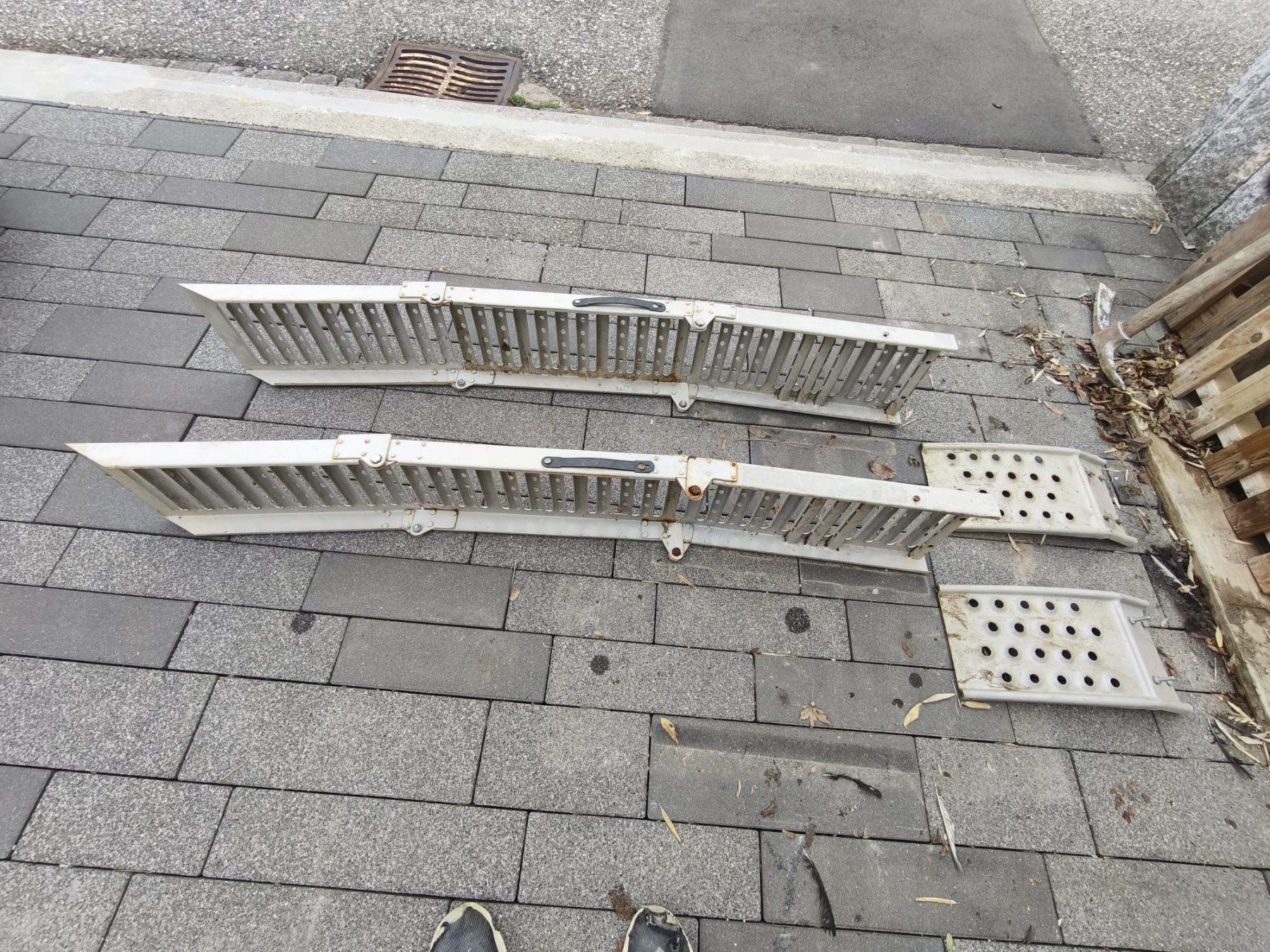 Rampe di accesso: Auffahrrampe klappbar 2 Stück – Usato da Rheinfelden venduto da michel90 2