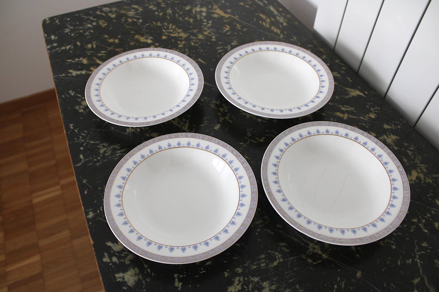 Villeroy & Boch Assiettes: 4 Salat oder Suppen Teller, Villeroy & Boch Azurea – D'occasion à Locarno par fripui