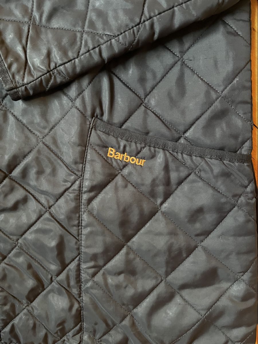 Barbour Giacche: Schwarze Steppjacke Barbour – Usato da Bern venduto da Ivadodo 1