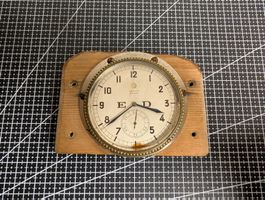Alte mechanische Uhr