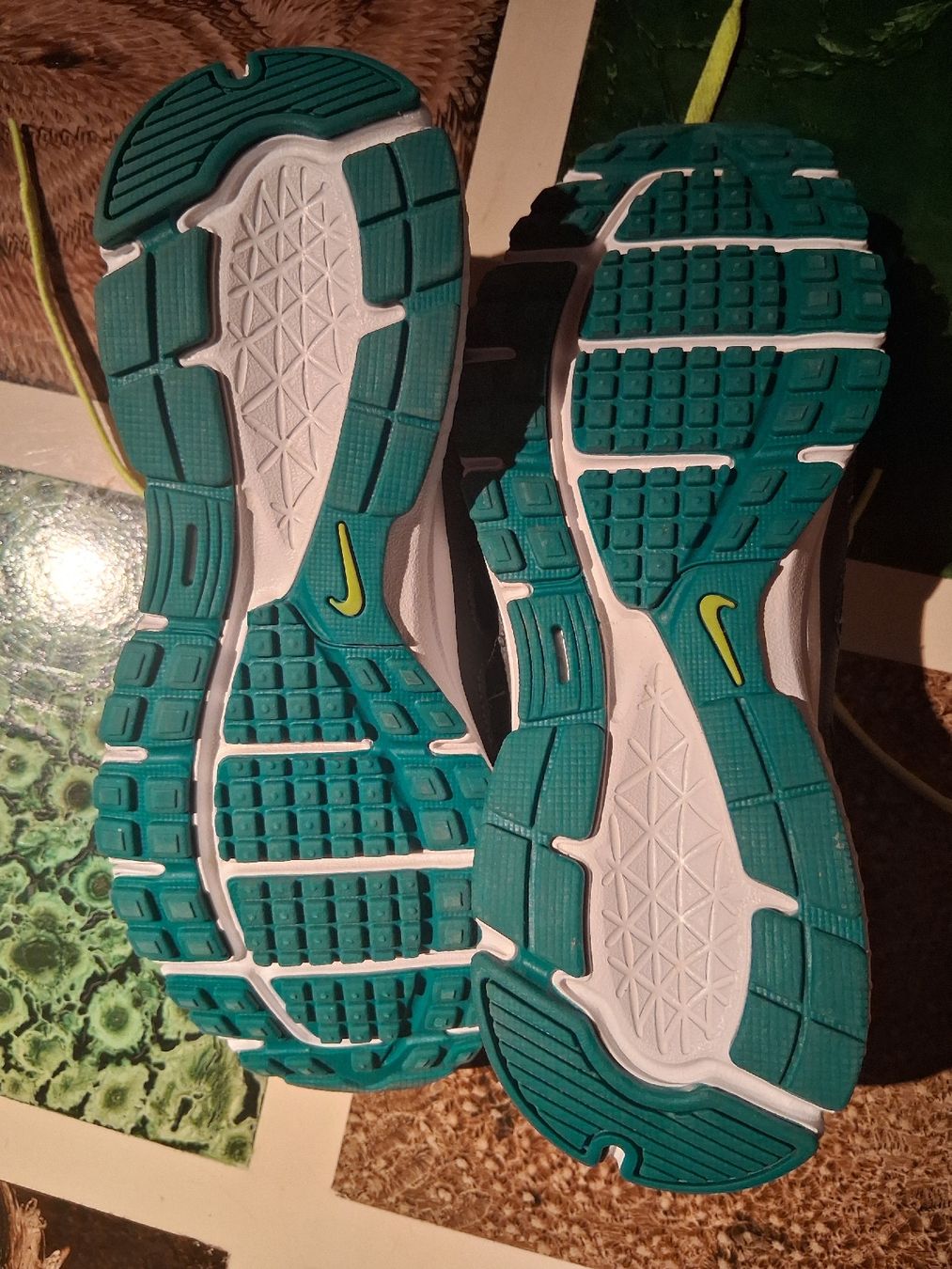 Nike Scarpe da uomo: Nike Revolution 2, Gr. 36, Turnschuhe – Nuovo (secondo la descrizione) da Tamins venduto da LisaMorpurgo 3