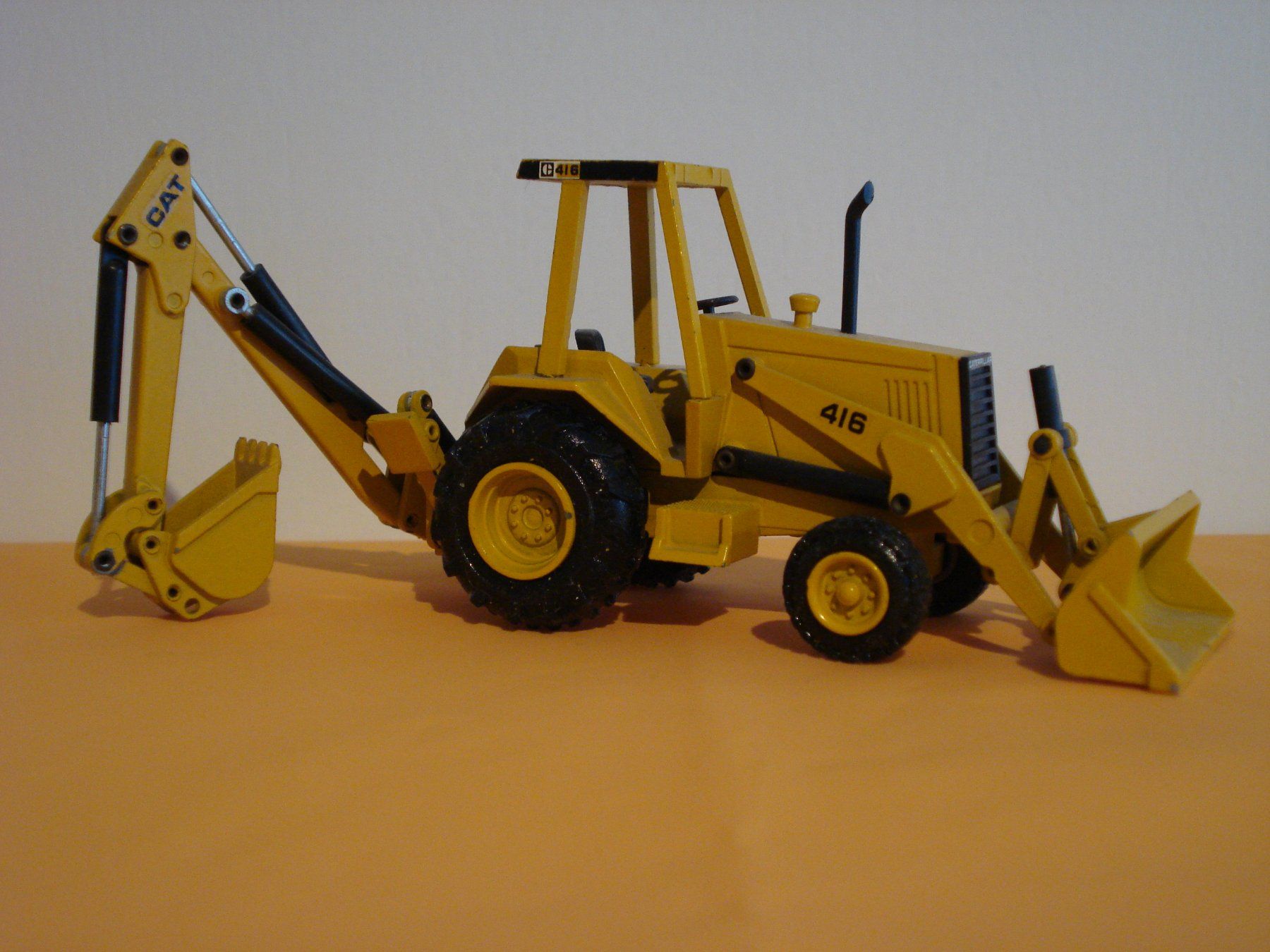 Caterpillar Modellbausätze & Standmodelle: CAT 416 Baggerlader – Gebraucht aus Mitlödi von worker04