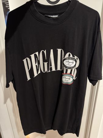 Pegador Shirt mit coolem Backprint