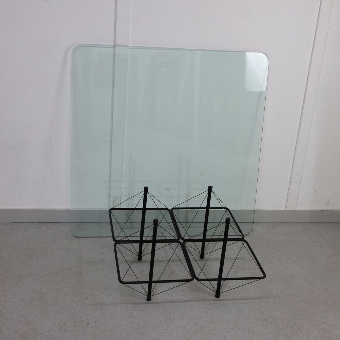 Tische: Einfacher Glas Tisch – Gebraucht aus Volketswil von brockipfannenstil 2