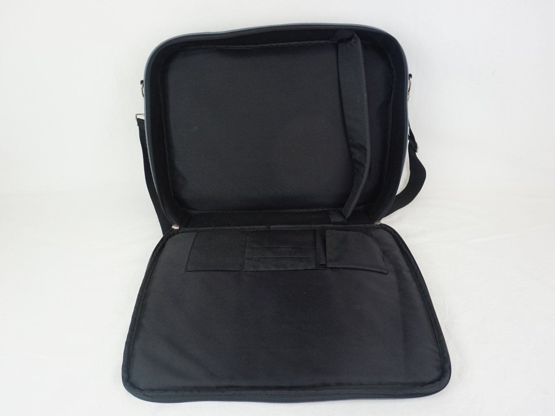 Sacs: Miracle Laptoptasche 19 Zoll – D'occasion à Pratteln par Restwert_Pratteln 6