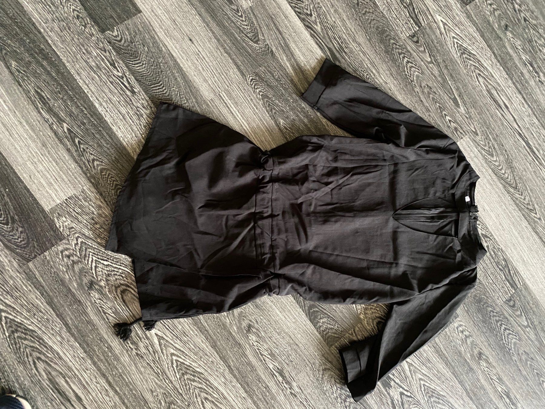 Tute: Kurz-Jumpsuit schwarz Grösse S – Usato da Allenwinden venduto da Obalu 2