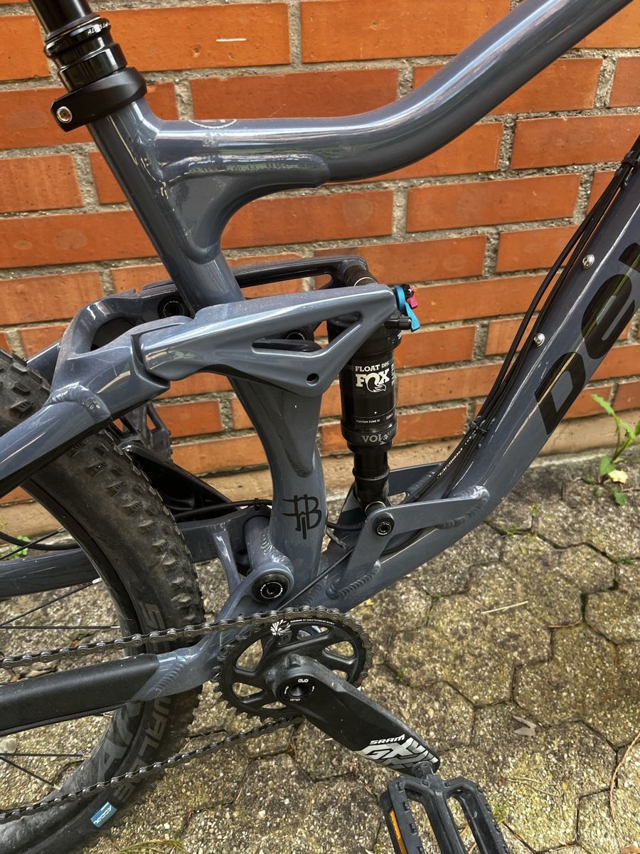 Biciclette: Mountainbike Devinci Django – Usato da Basel venduto da lau_d2g8