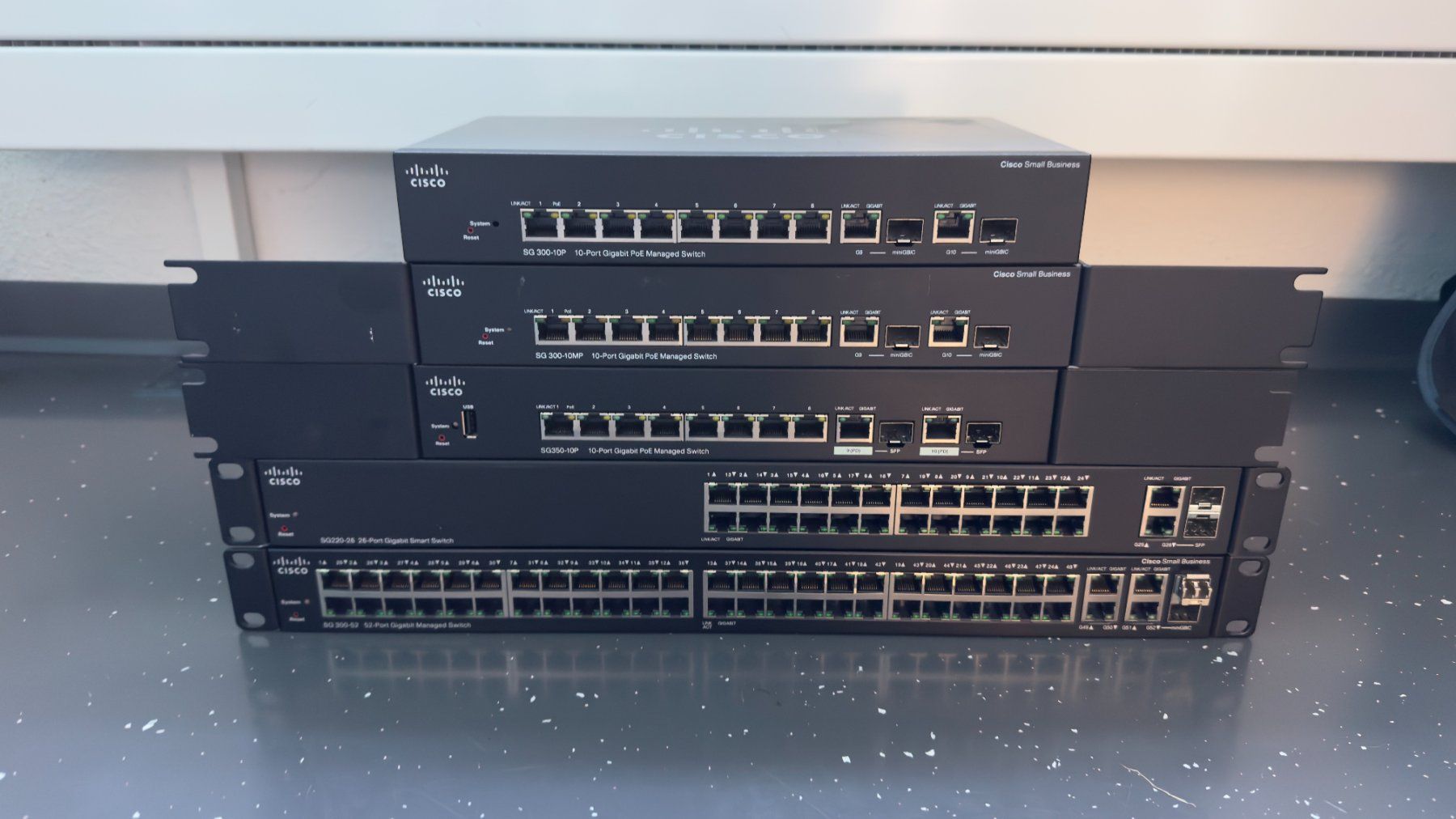 Cisco Hubs & Switches: Cisco Managed Switch Set, 5 Stück, Gigabit, PoE – Gebraucht aus Wolhusen von Fabian_C
