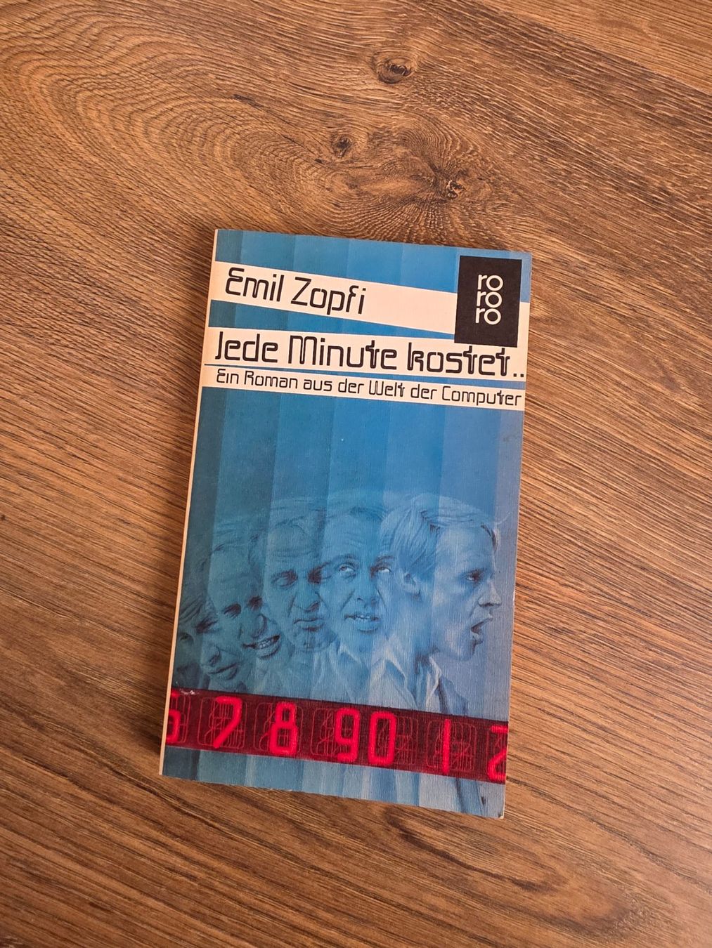 Libri: Jede Minute kostet... Ein Roman aus der Welt der Computer – Usato da Nebikon venduto da Japostyle_2