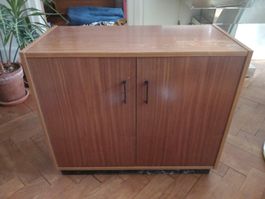 Holzkommode, klein, gebrauchter Zustand