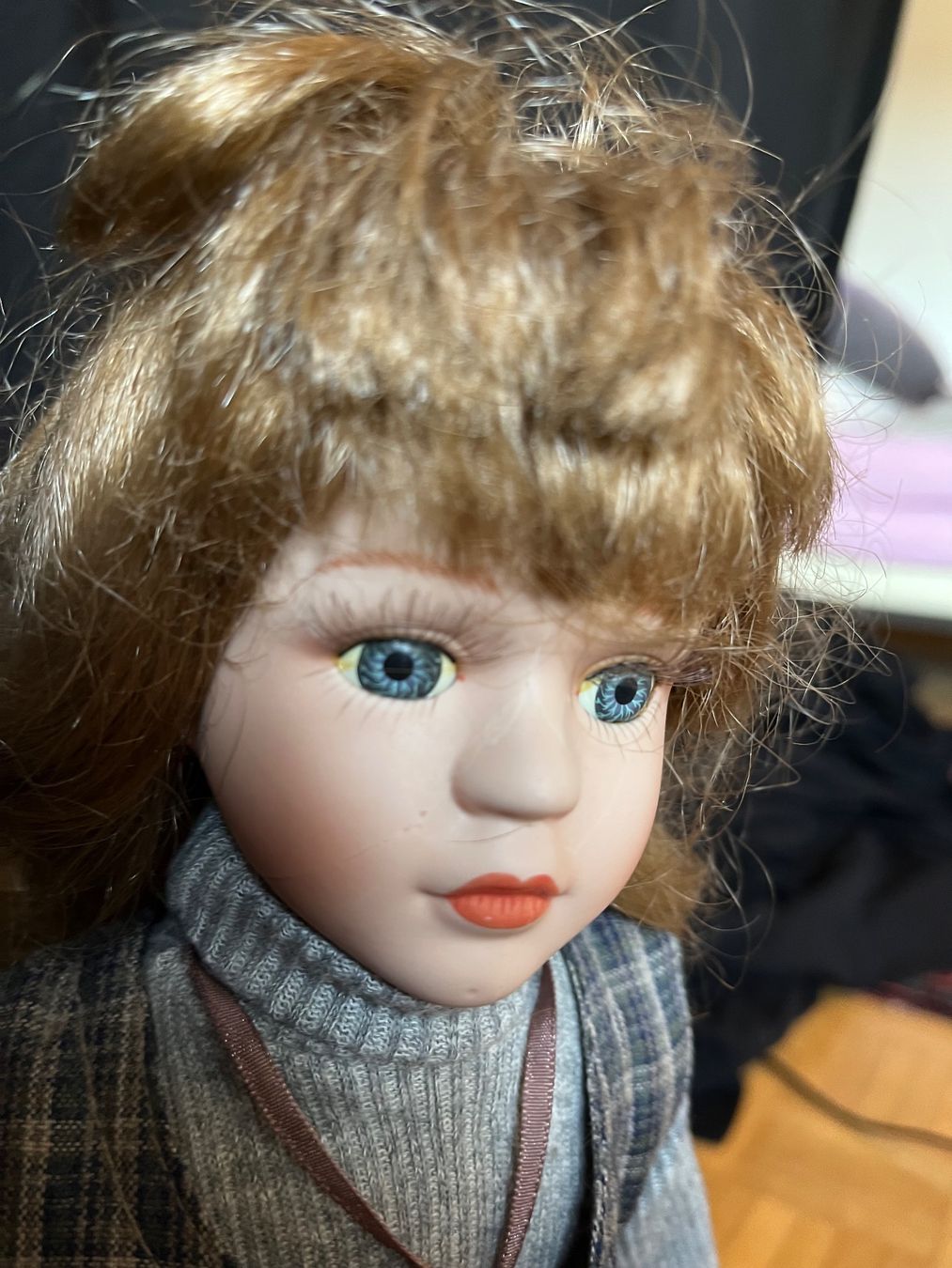 Bambole: Keramikpuppe mit hellbraunen Haaren, ca. 45 cm – Nuovo (secondo la descrizione) da Ehrendingen venduto da urscurs 1
