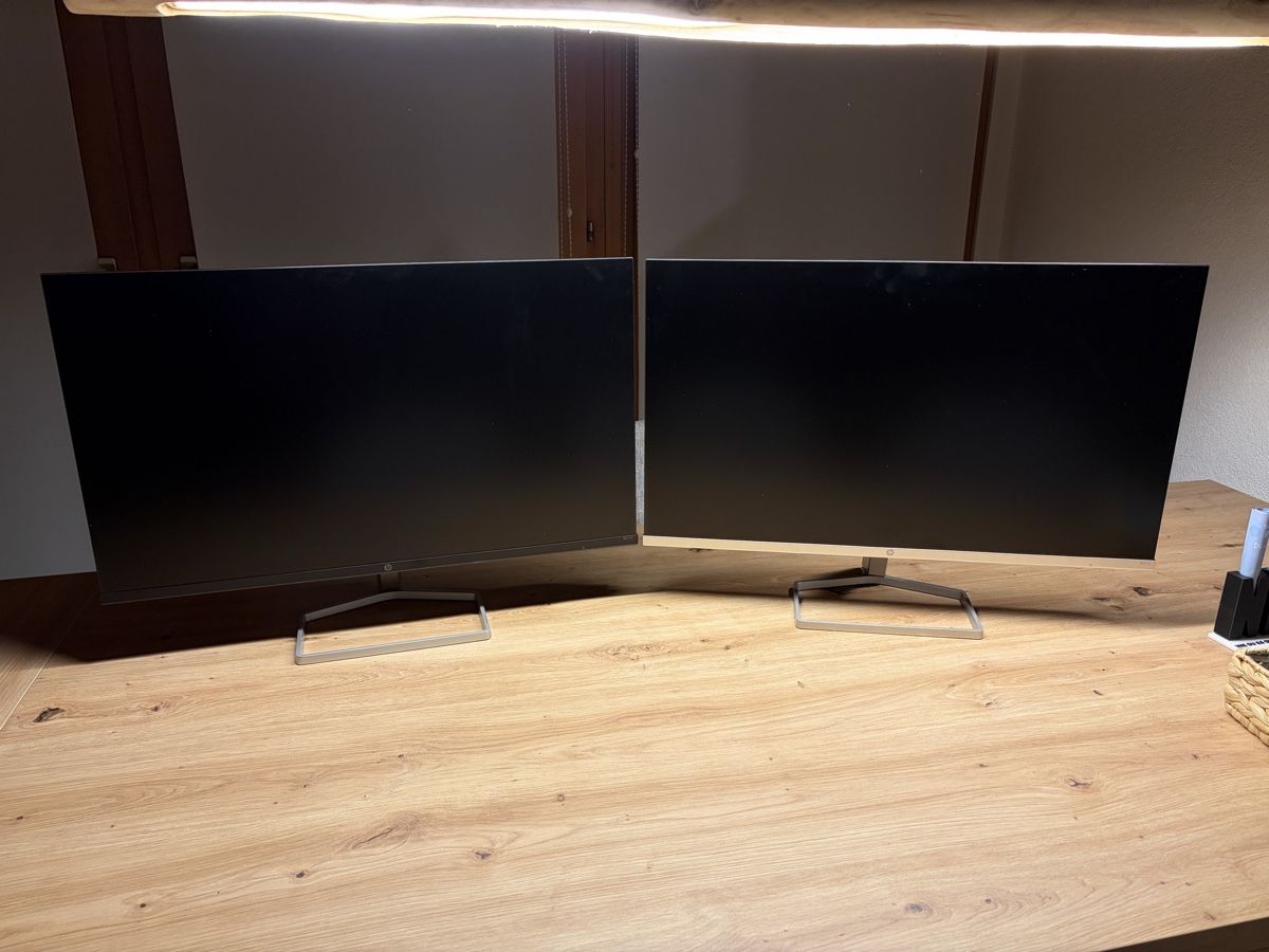 Hewlett Packard Monitor: HP Monitore 27“ – Nuovo (secondo la descrizione) da Brüttelen venduto da Renato1986