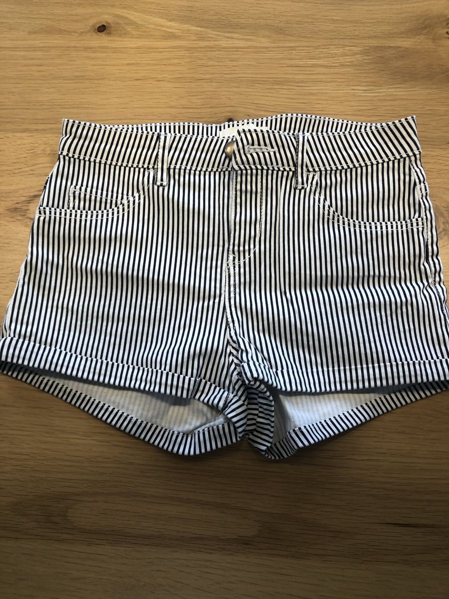 H&M Pantalons: Süße Shorts  – Neuf (Voir description) à Heerbrugg par hel_xc85