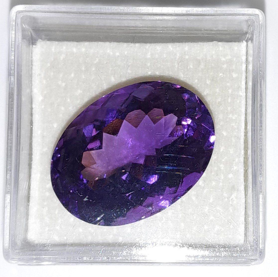 Edelsteine: Améthyste ovale 18.37 ct - CERTIFICAT 780.- Fr – Neu (gemäss Beschreibung) aus Grimisuat von Valgem