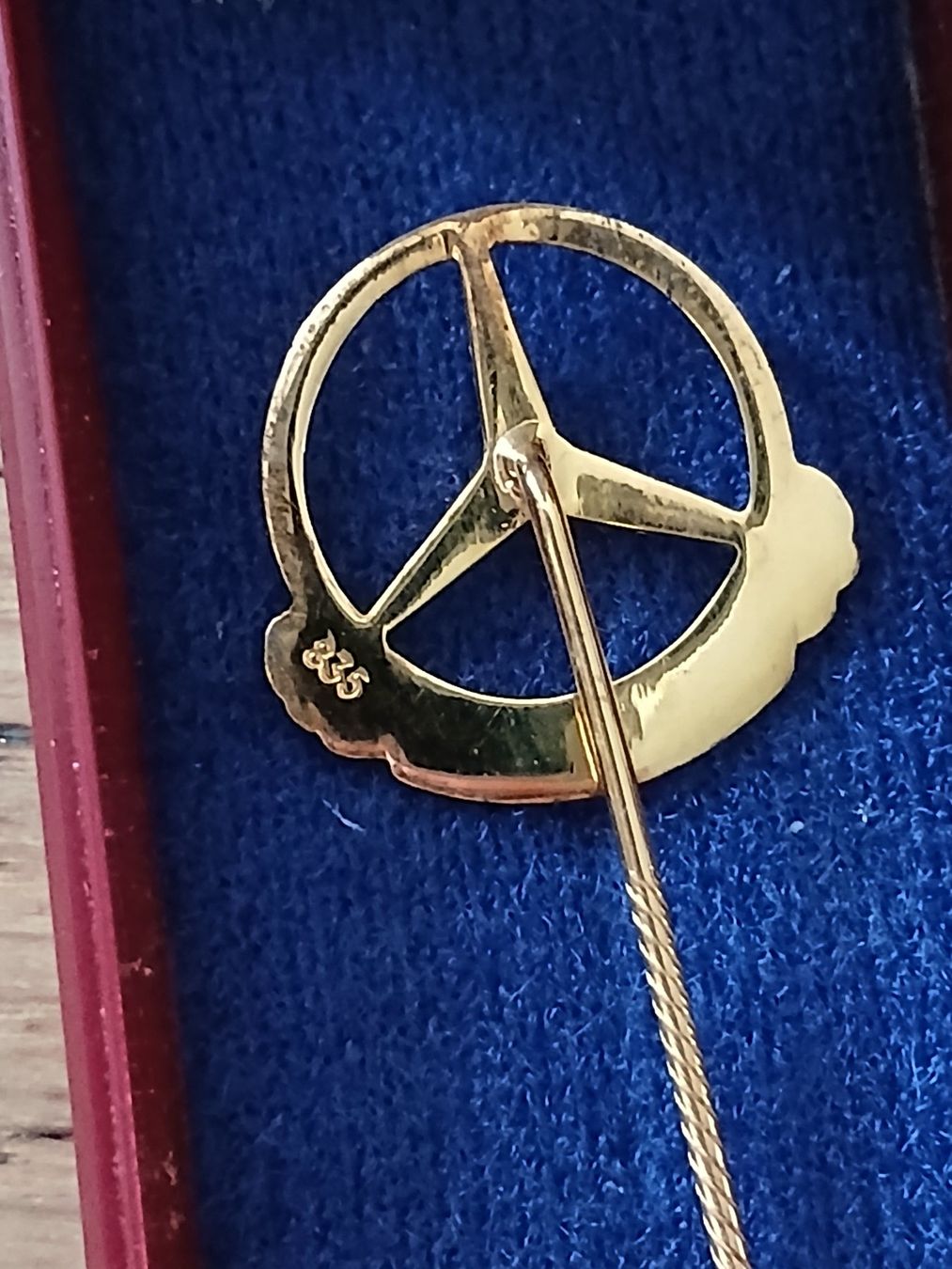 Broschen & Nadeln: Anstecknadel Mercedes 500 000 km – Gebraucht aus Aarburg von Emelie 3