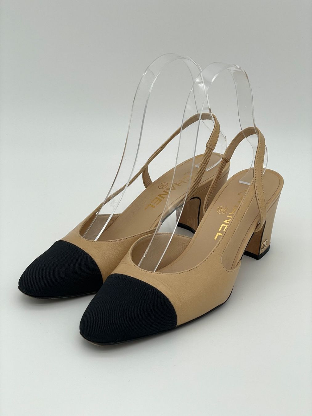 Chanel Scarpe da donna: Chanel Classic Slingback EU 36 Beige – Usato da Zürich venduto da shoe_shop 2