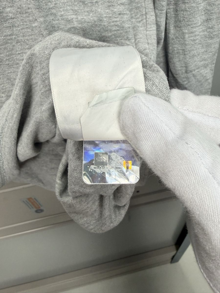 North Face T-Shirts: The North Face longsleeve – Gebraucht aus Lausanne von Unehistoiredesapes 5
