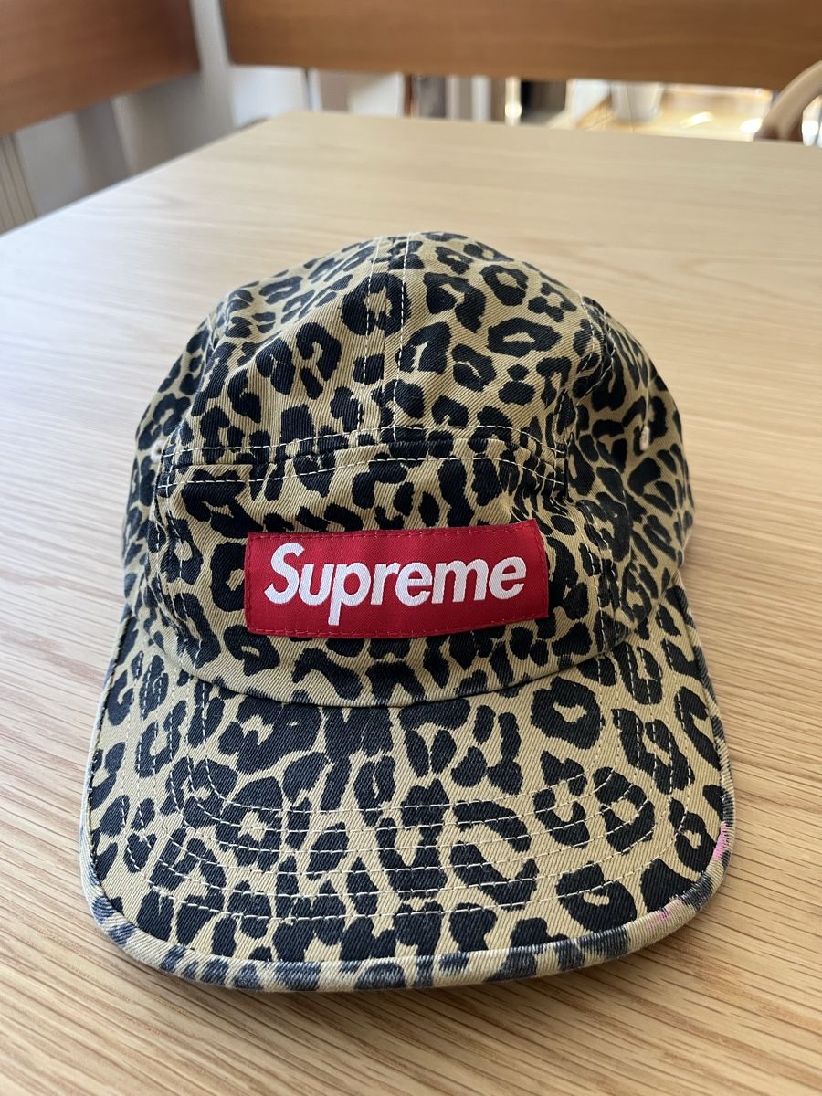 Sonstige Kleidung & Accessoires: Supreme - 5 Panel Boxlogo Leoprint – Gebraucht aus Unterseen von BiancaNBozo
