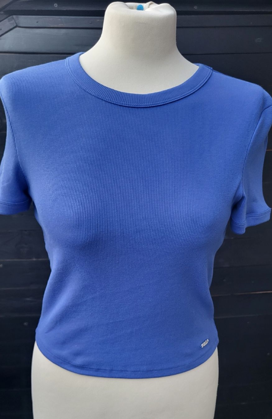 T-Shirts: T-shirt  bleu en coton  – Neu und originalverpackt aus Fribourg von VictoriaShop7