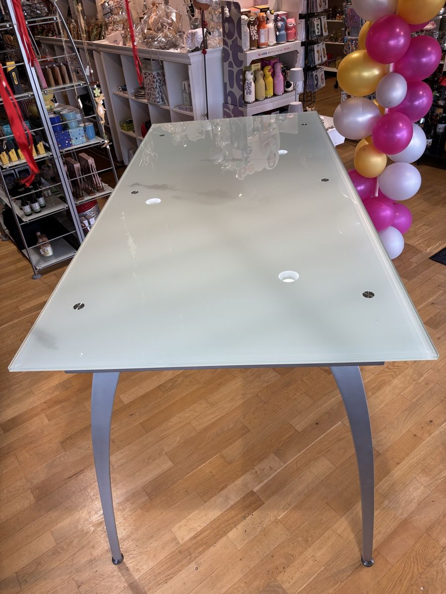 Tavoli: Verkaufs Tisch aus Glas  – Usato da Koppigen venduto da tama68