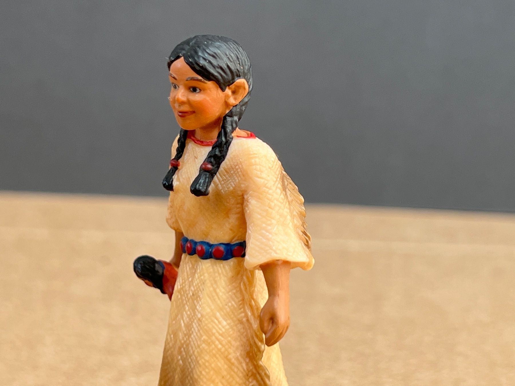 Schleich Statuette: Schleich 70306 Sioux Mädchen Indianer – Usato da Ennetbaden venduto da mapa05 4