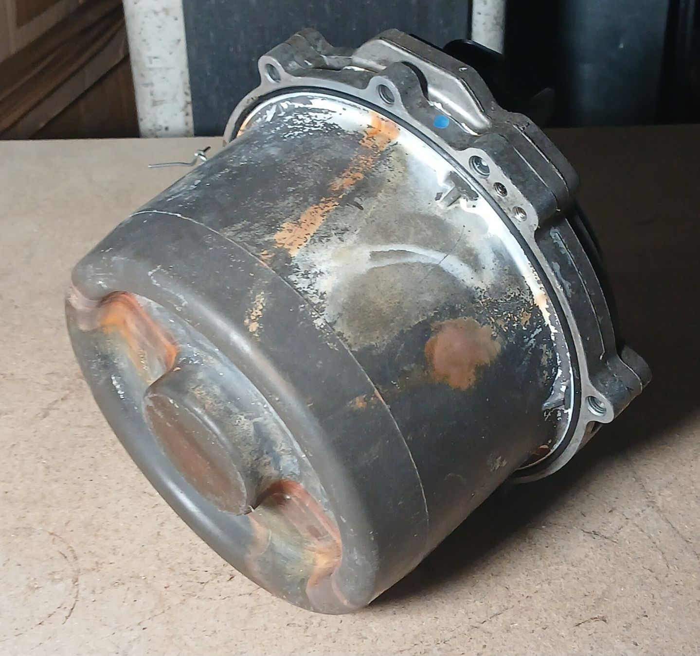 BMW Tutti pezzi di ricambio auto: Alternateur BMW E38 740 4.4 – Usato da la heutte venduto da Auto-stock 1