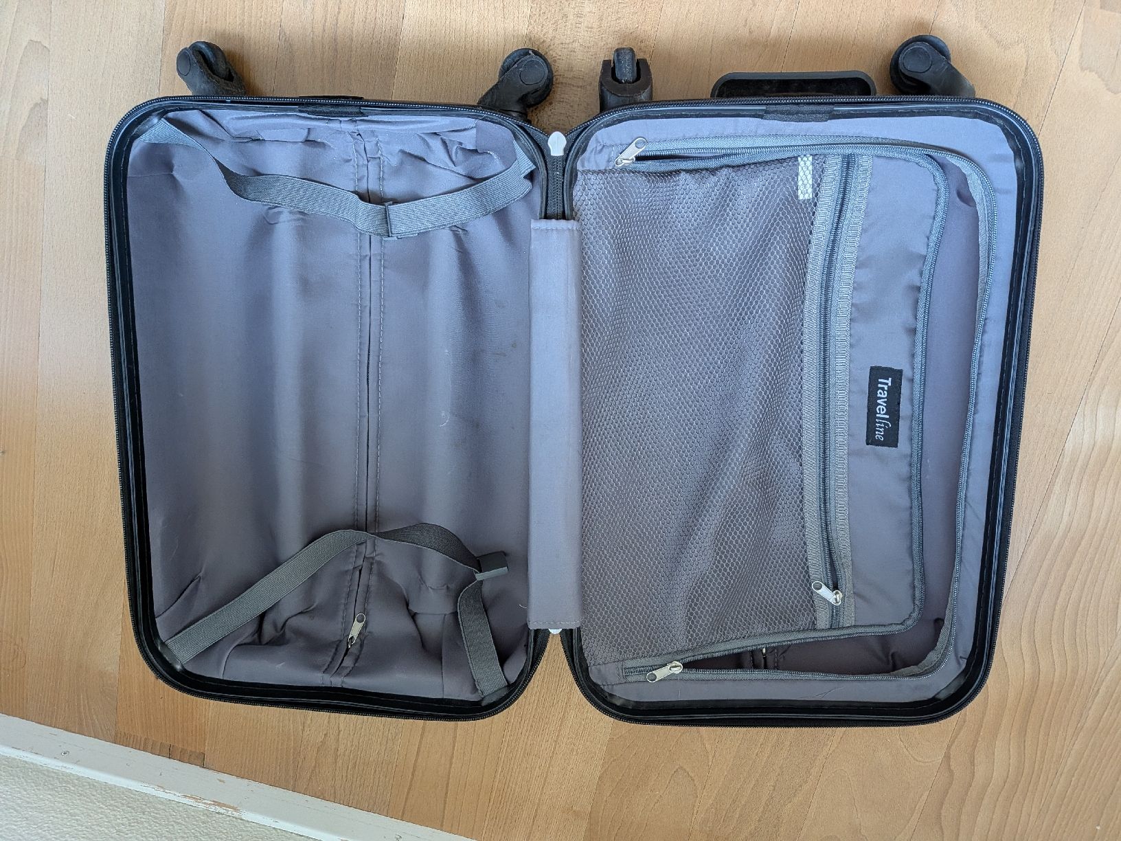 Valigie: Hand Luggage Suitcase by Travelline – Usato da Untersiggenthal venduto da Naomi4 1