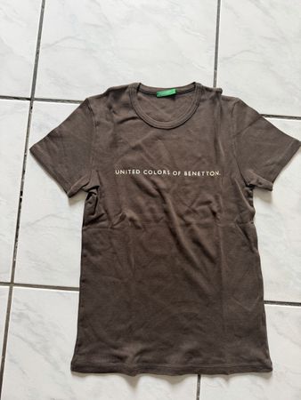 Benetton T-Shirt Brown – Size XS – Excellent
