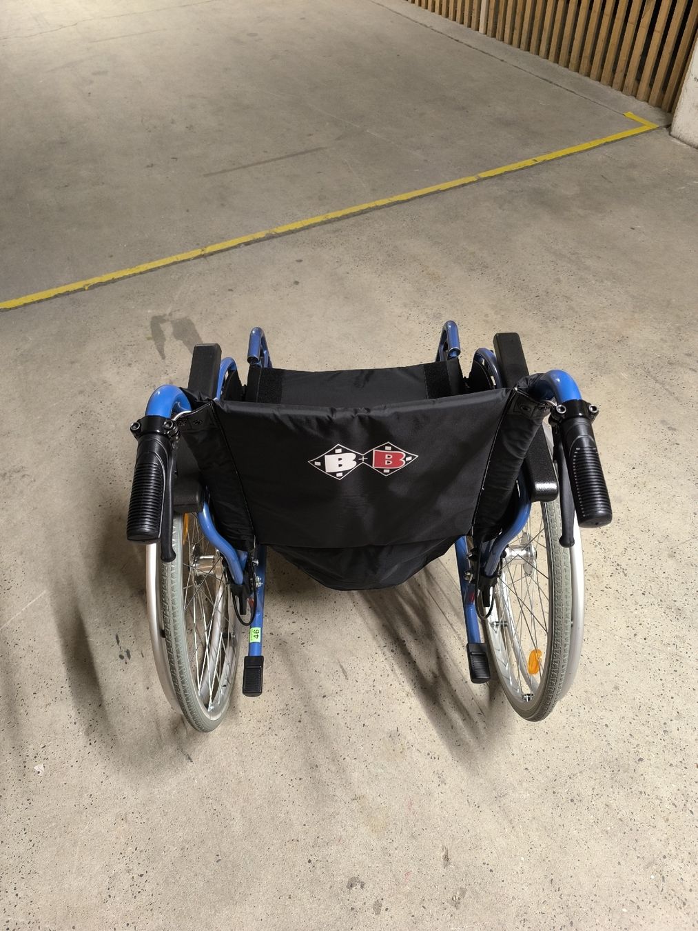 Rollstühle: Rollstuhl PyroStart+ Sitzbreite 46cm – Gebraucht aus Allschwil von BezoBezo 2