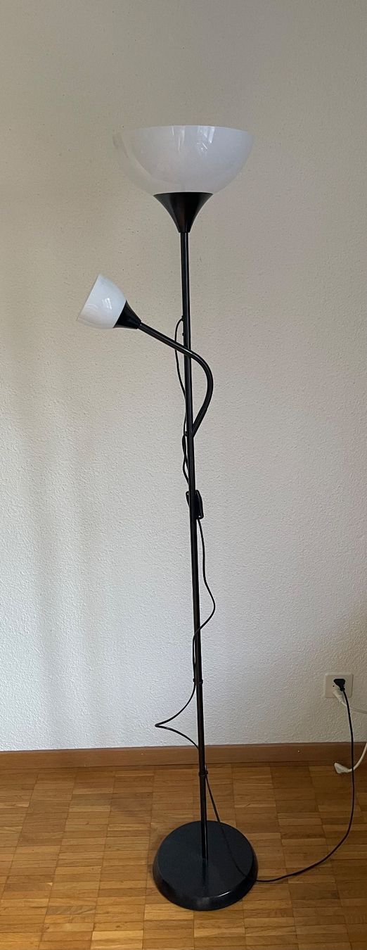 Ikea Lampade: Deckenfluter, schwarz/weiß – Usato da Kriens venduto da jon_k2nw