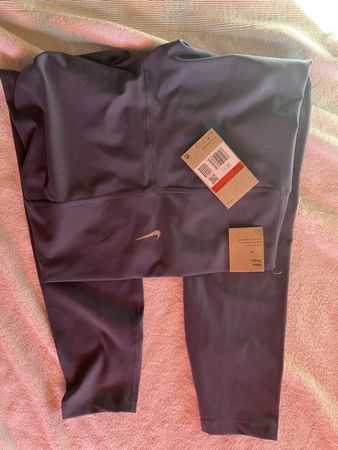 Neu u ungetragene Nike Yoga Pants GR L
