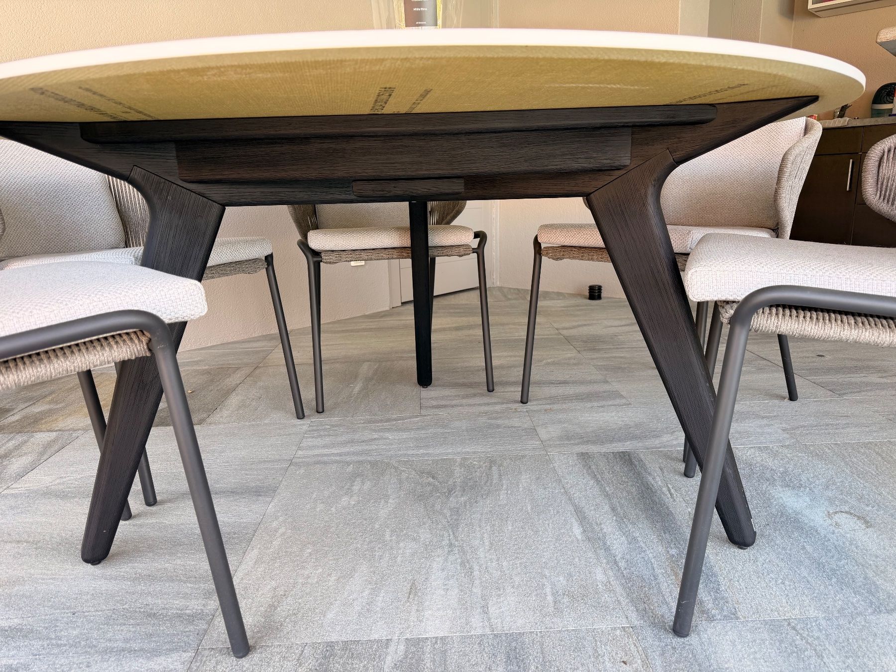 Set di tavolo e panche: Table d'extérieur et chaises – Nuovo (secondo la descrizione) da Verbier venduto da vin_v97f 3