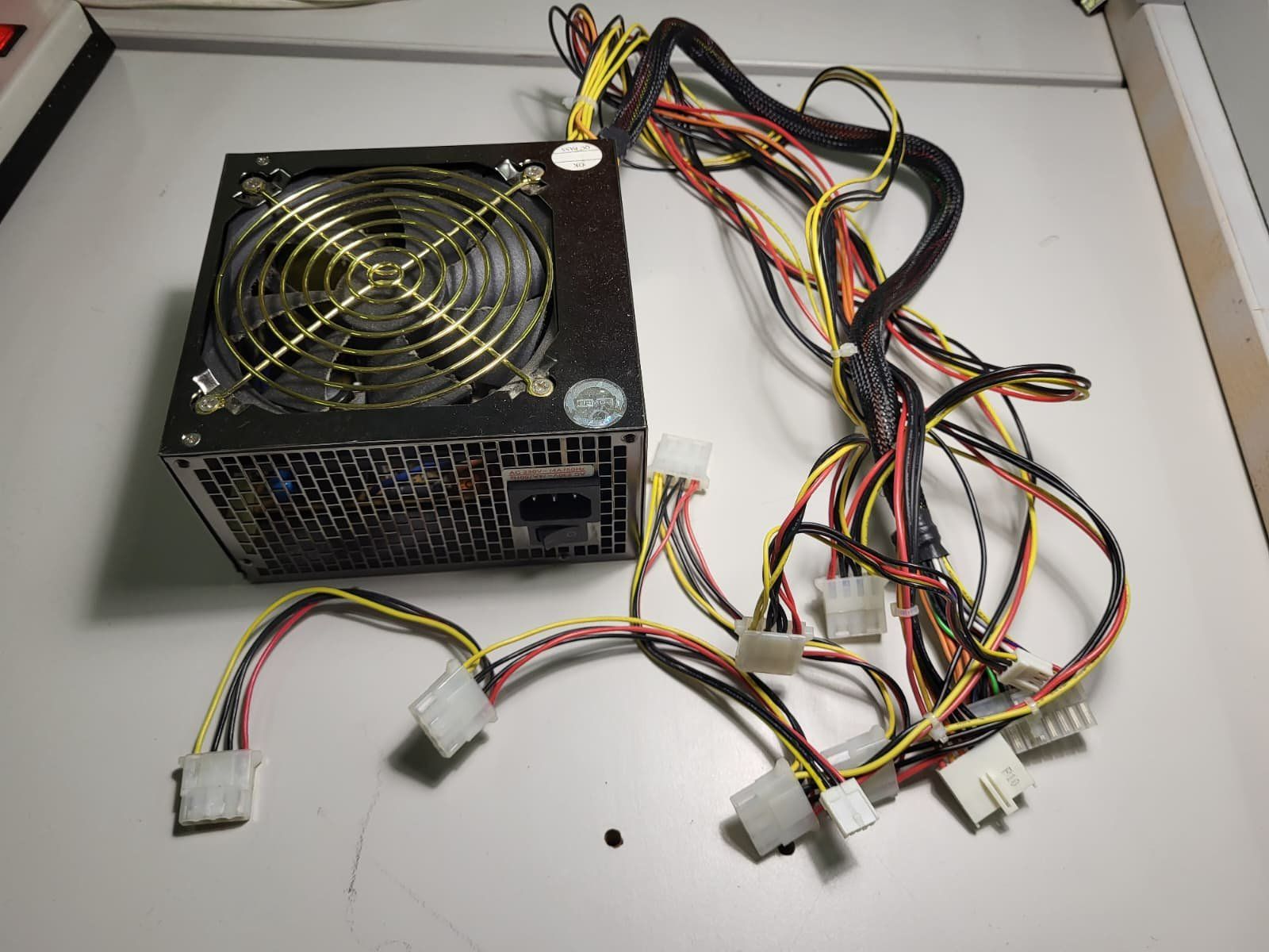 Elektronikbauteil: Alimentation - LC6420 – Gebraucht aus Chavannes-Renens von Tume1807