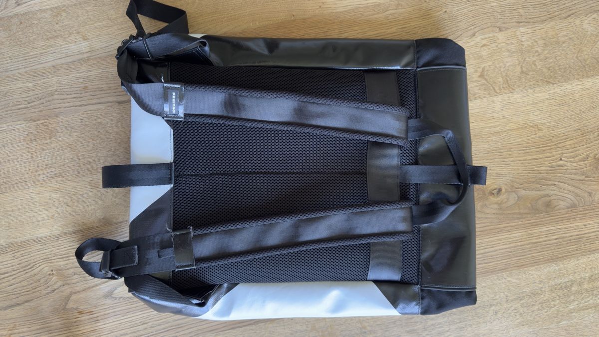 Freitag Zaini: FREITAG Clapton F155 – Nuovo (secondo la descrizione) da Lausanne venduto da dor_lnv8 2