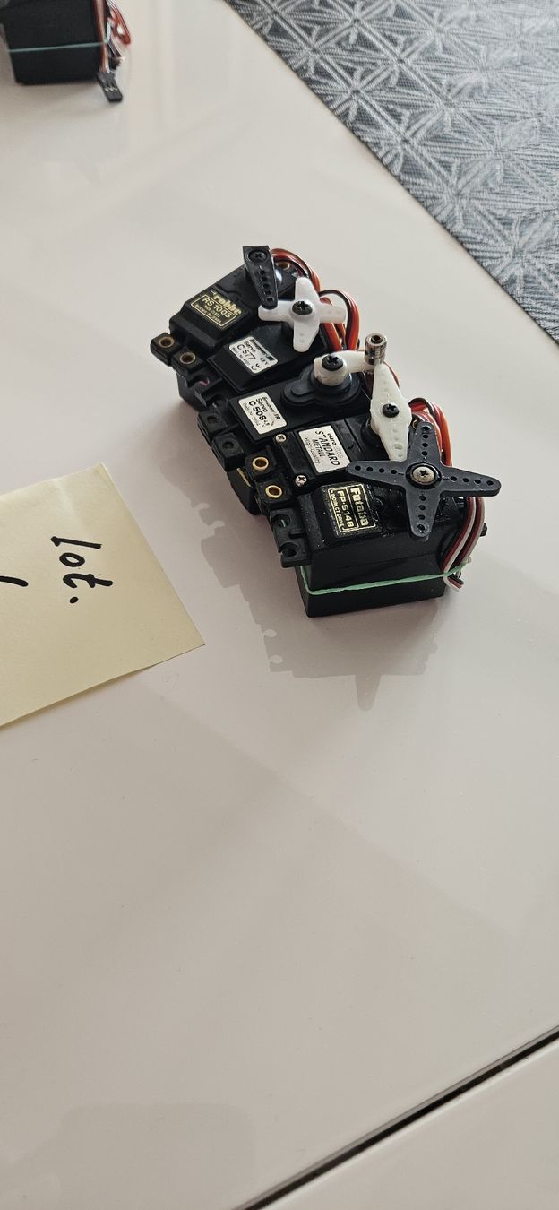Modellismo RC: Lot.6.divers servos (digit. ) – Usato da Bure venduto da cla_sk6s 2